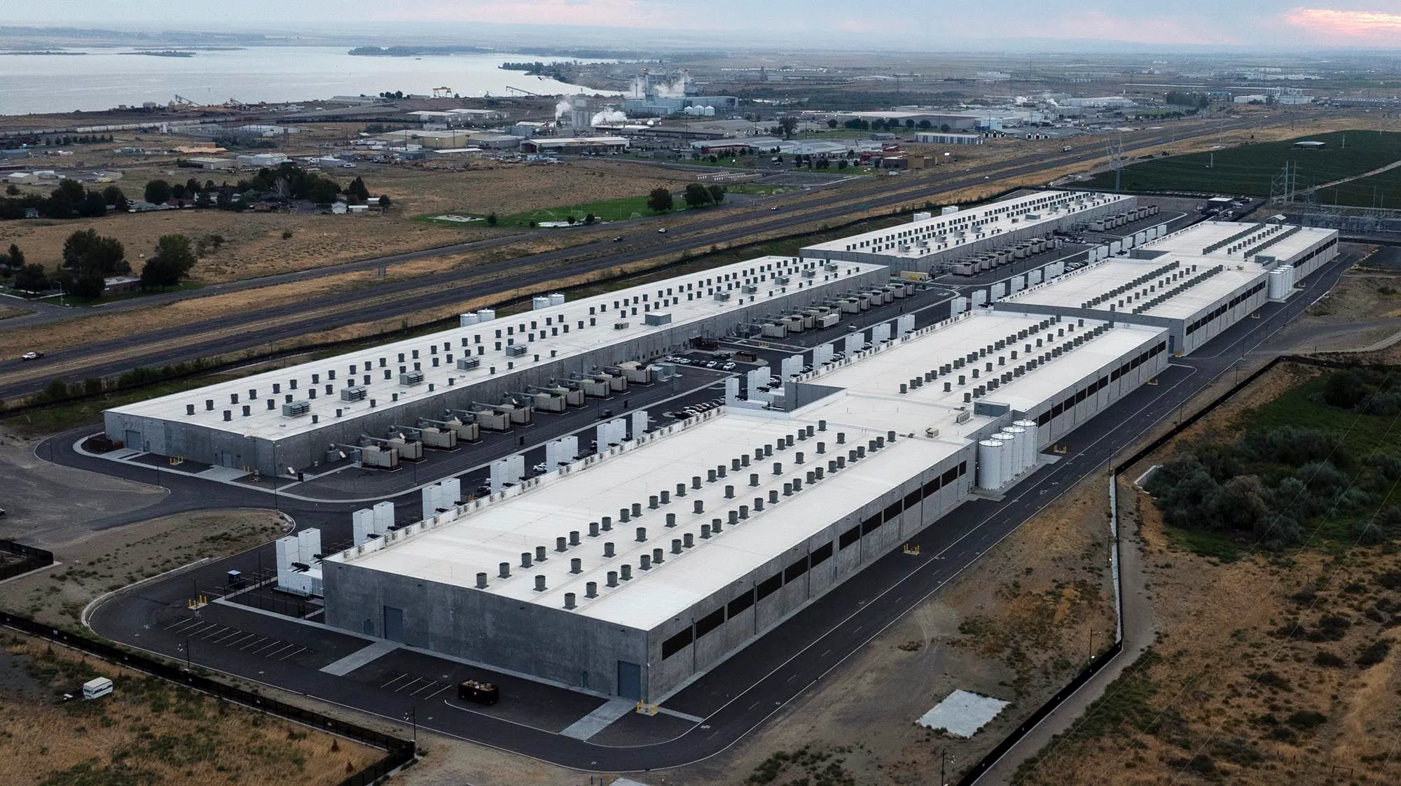 Grantee examines how Oregon’s data center boom is supercharging a water crisis